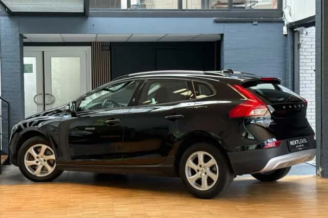 Volvo V40 Cross Country (2016) thumbnail 4