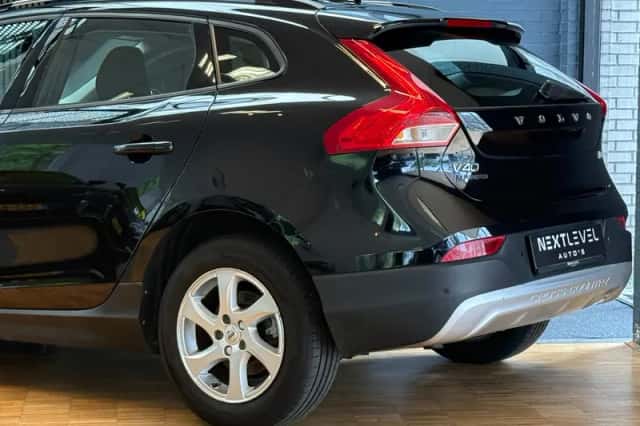 Volvo V40 Cross Country (2016) thumbnail 5