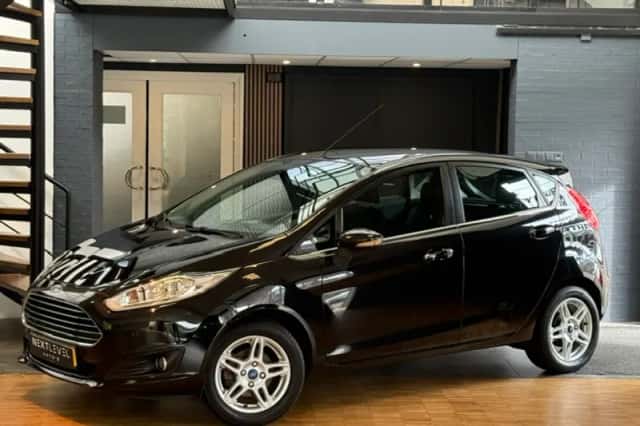 Ford Fiesta (2013) thumbnail 1