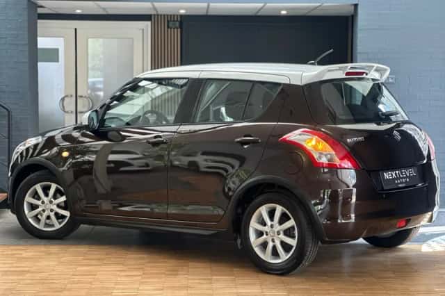 Suzuki Swift (2014) thumbnail 4