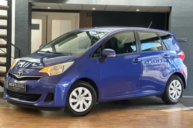 Toyota Verso (2011) thumbnail 1