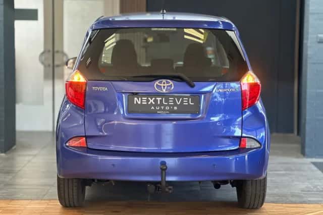 Toyota Verso (2011) thumbnail 6