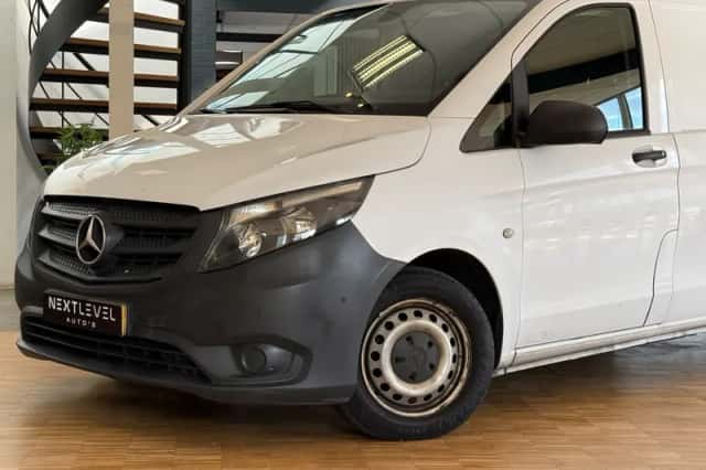 Mercedes-Benz Vito (2017) thumbnail 2