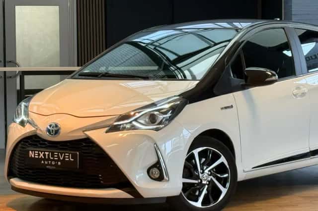 Toyota Yaris (2019) thumbnail 2