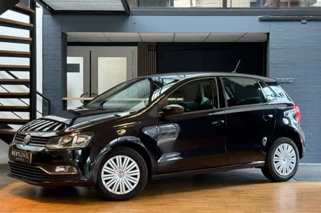 Volkswagen Polo (2015) thumbnail 1