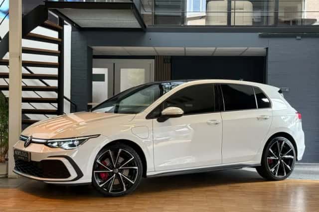 Volkswagen Golf (2021) thumbnail 1