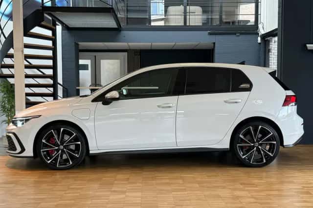 Volkswagen Golf (2021) thumbnail 3