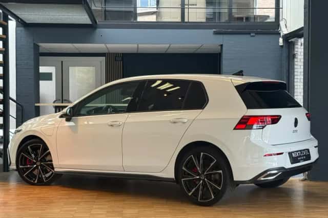 Volkswagen Golf (2021) thumbnail 4