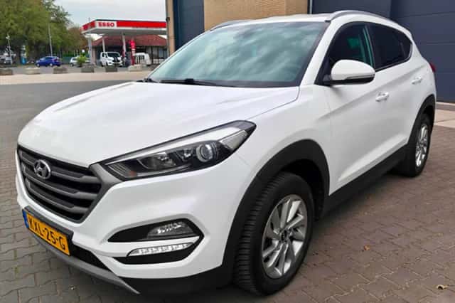 Hyundai Tucson (2016) thumbnail 2