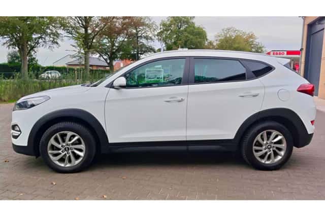 Hyundai Tucson (2016) thumbnail 4