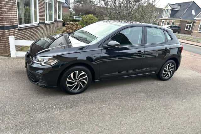 Volkswagen Polo (2022) thumbnail 2