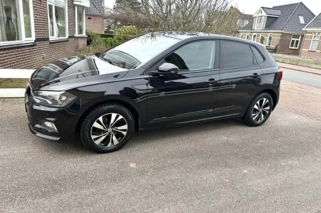 Volkswagen Polo (2019) thumbnail 2