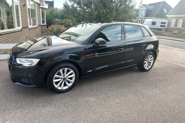 Audi A3 (2017) thumbnail 2