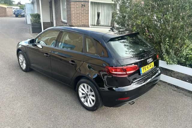 Audi A3 (2017) thumbnail 3