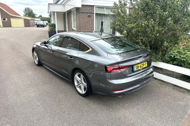 Audi A5 (2018) thumbnail 3