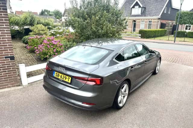 Audi A5 (2018) thumbnail 4