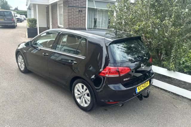 Volkswagen Golf (2016) thumbnail 3