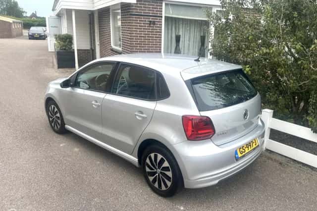 Volkswagen Polo (2015) thumbnail 3