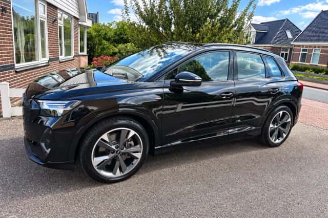 Audi e-tron (2021) thumbnail 2