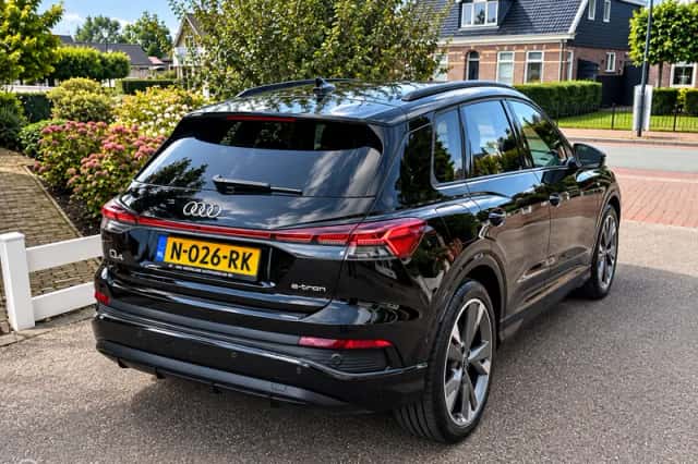 Audi e-tron (2021) thumbnail 5