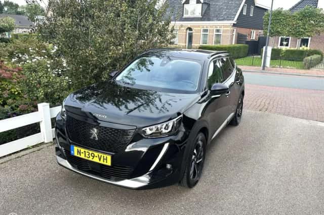 Peugeot e-2008 (2021) thumbnail 1