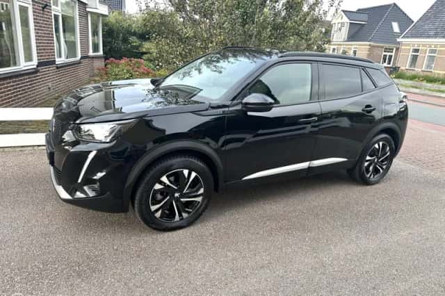 Peugeot e-2008 (2021) thumbnail 2