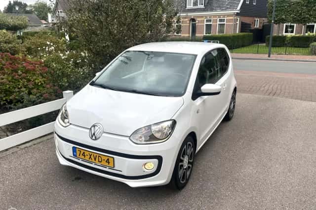 Volkswagen Up! (2012) thumbnail 1
