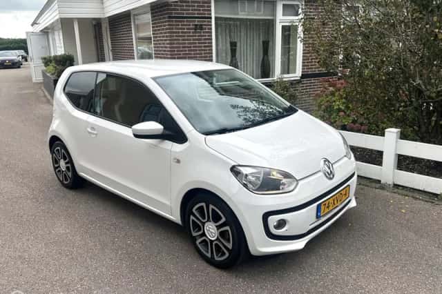 Volkswagen Up! (2012) thumbnail 6