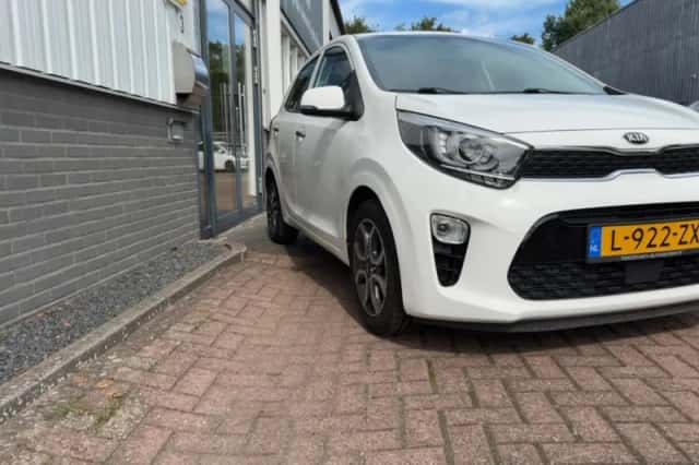 Kia Picanto (2021) thumbnail 5