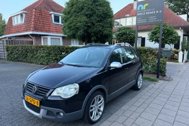 Volkswagen Polo (2008) thumbnail 2