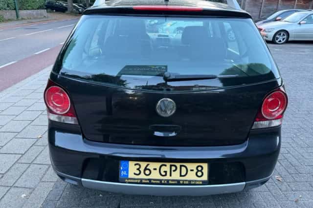 Volkswagen Polo (2008) thumbnail 5