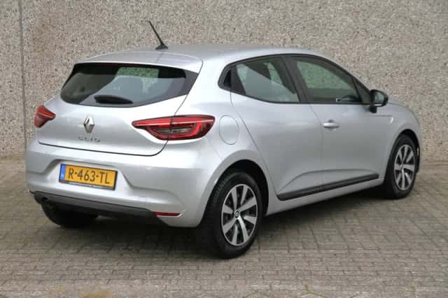 Renault Clio (2022) thumbnail 3