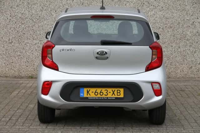 Kia Picanto (2021) thumbnail 6