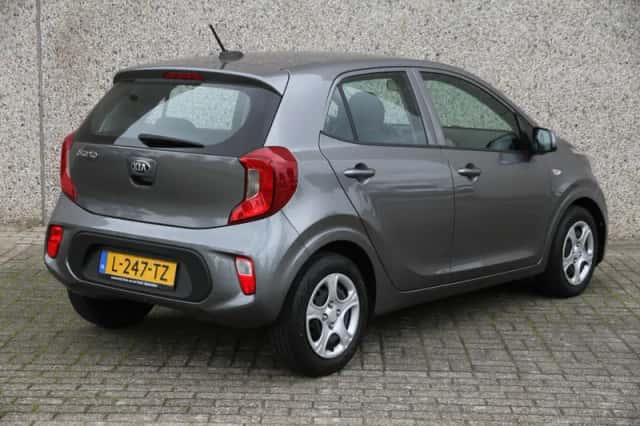 Kia Picanto (2021) thumbnail 3