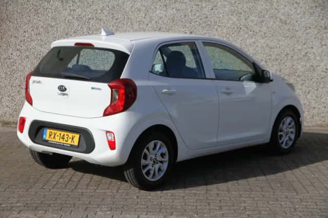 Kia Picanto (2018) thumbnail 3