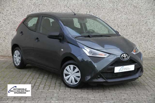 Toyota Aygo (2021) thumbnail 1
