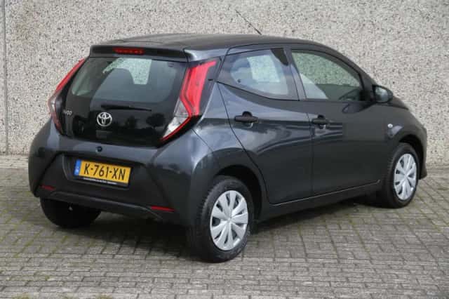 Toyota Aygo (2021) thumbnail 3