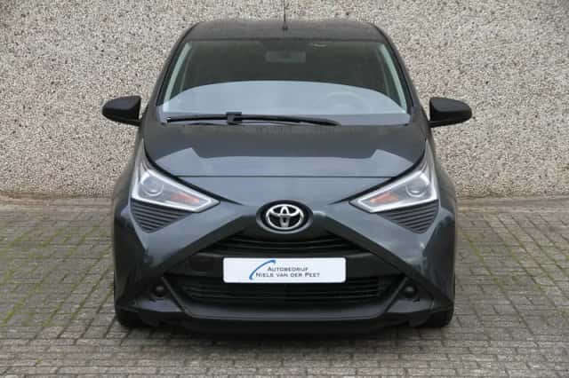 Toyota Aygo (2021) thumbnail 5