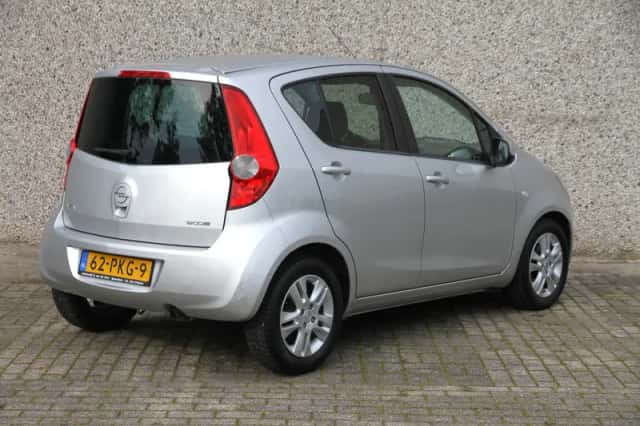 Opel Agila (2011) thumbnail 3