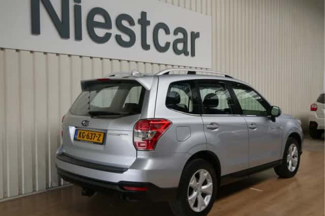 Subaru Forester (2015) thumbnail 3