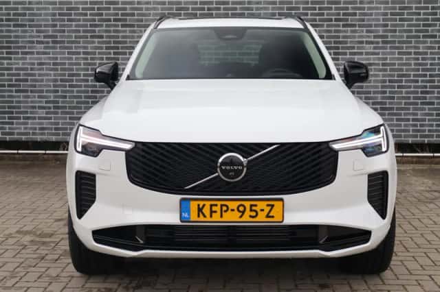 Volvo XC90 (2026) thumbnail 3