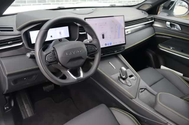Lynk & Co 01 (2026) thumbnail 6