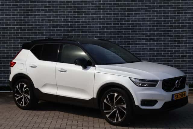 Volvo XC40 (2018) thumbnail 2