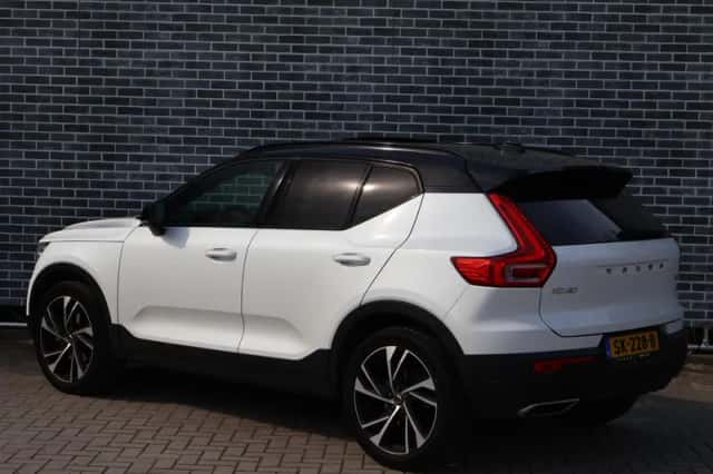 Volvo XC40 (2018) thumbnail 3