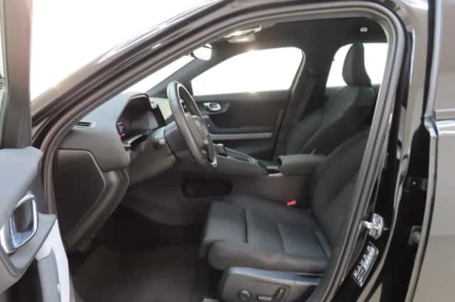 Polestar 2 (2021) thumbnail 5