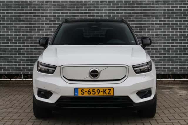 Volvo XC40 (2022) thumbnail 2