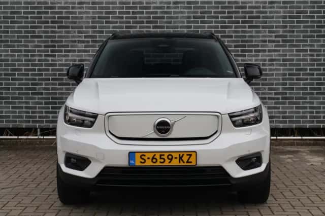 Volvo XC40 (2022) thumbnail 3