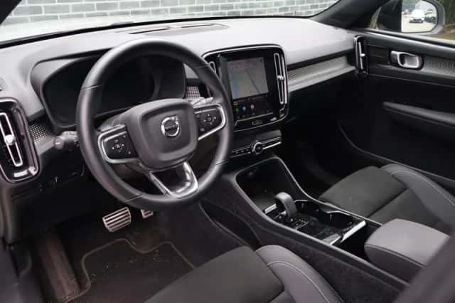 Volvo XC40 (2022) thumbnail 6