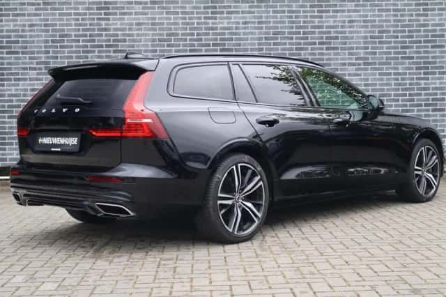Volvo V60 (2022) thumbnail 4