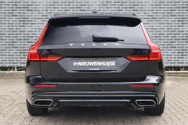 Volvo V60 (2022) thumbnail 5